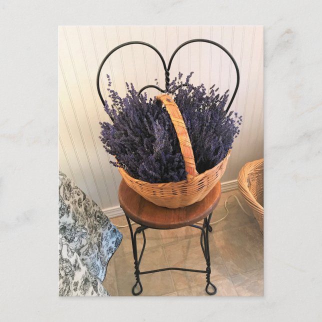 Lavendel in einem Korb Postkarte (Vorderseite)
