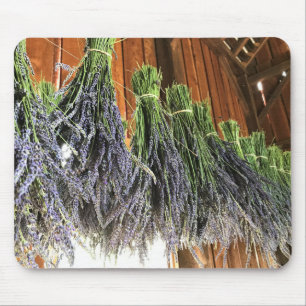 Lavendel in einer Scheune Mousepad