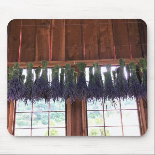 Lavendel in einer Scheune Mousepad