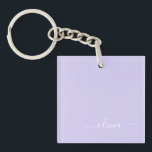 Lavendel Lila Modern Script Girly Monogram Name Schlüsselanhänger<br><div class="desc">Starten Sie den Schlüsselanhänger für Lila einfache Skriptmonogrammnamen. Das macht den perfekten 16 Geburtstag,  Hochzeit,  Brautparty,  Jubiläum,  Babydusche oder Junggeselinnen-Abschied Geschenk für jemanden,  der Lieben glamourösen Luxus und schicke Stile.</div>