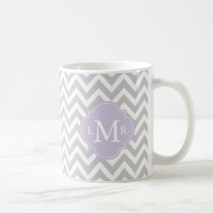 Lavendel-Monogramm und Sparren-Muster Kaffeetasse