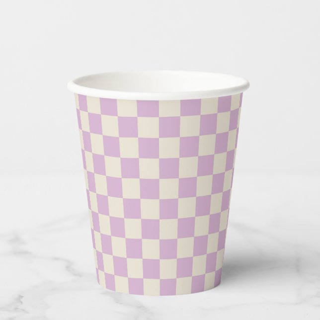 Lavendel und Off White Checkerboard Pappbecher (Vorderseite)