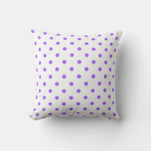 Lavendel und weißer Polka-Punkt auf einem Kissen