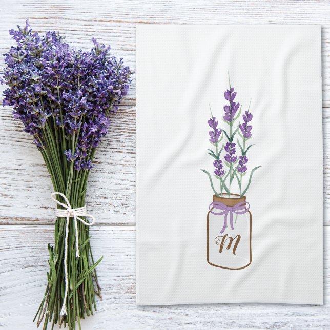 Lavendelkräuter in einem Mason-Jar-Monogramm Geschirrtuch (Von Creator hochgeladen)