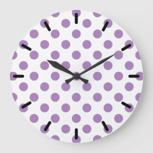 Lavendelpolka-Punkte auf weiß Große Wanduhr