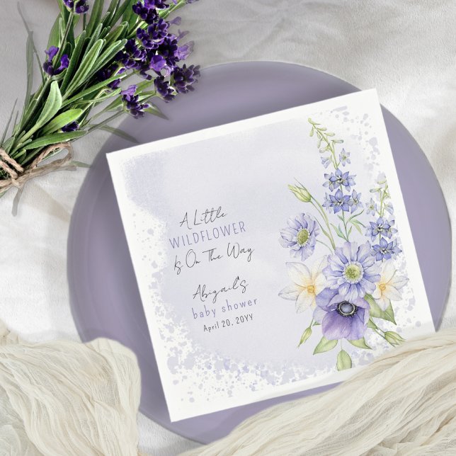Lavender Boho Eine kleine Wildblume Babydusche Serviette (A Little Wildflower Is On The Way Lavender Floral Baby Shower Paper Party Napkins)