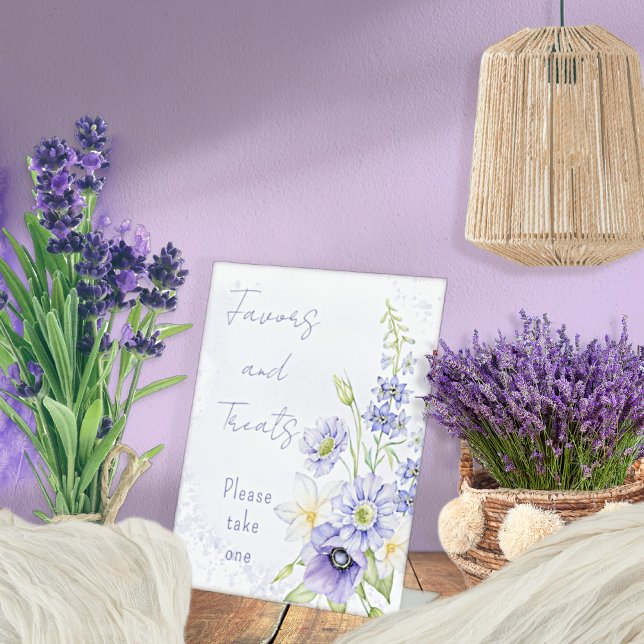 Lavender Boho Wildblume Favoriten und Leckereien Sockelschild (Little Wildflower Is On The Way Lavender Floral Baby Shower Favors and Treats Tabletop Pedestal Sign)
