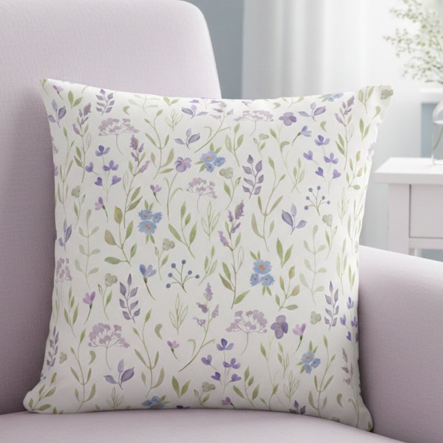 Lavender Floral Throw Pillow Kissen (elegant sweet girly cottagecore lavender purple wildflower floral throw pillow)