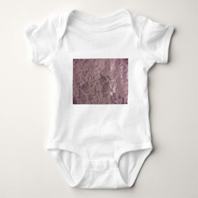 Lavender Lace Baby Strampler (Vorderseite)