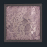 Lavender Lace Schachtel<br><div class="desc">Lilac-Spitze mit Blume.</div>