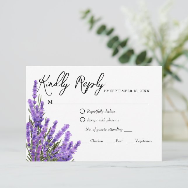 Lavender Lila Florals Wedding RSVP Card (Stehend Vorderseite)