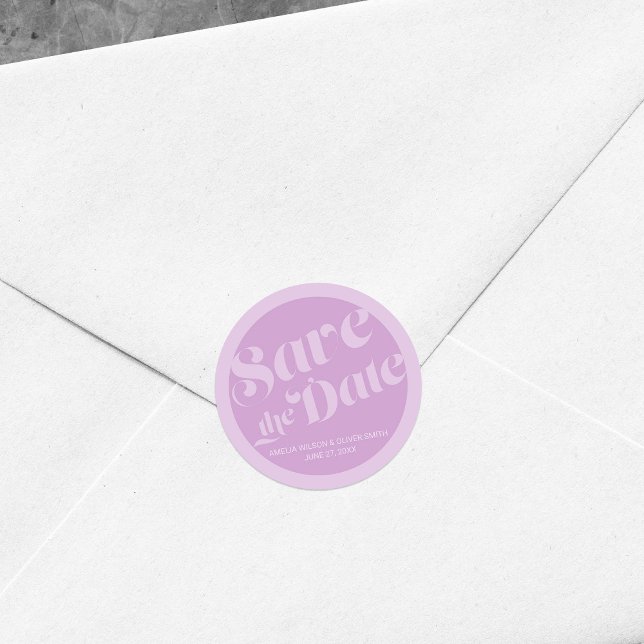 Lavender Lilac Blühte Typografie Save the Date Runder Aufkleber (Von Creator hochgeladen)