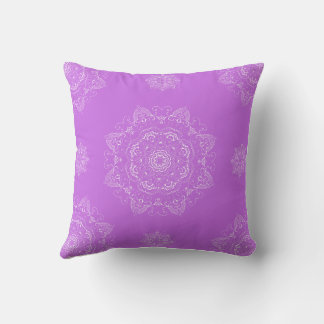 Lavender Mandala Medallion Pattern Kissen