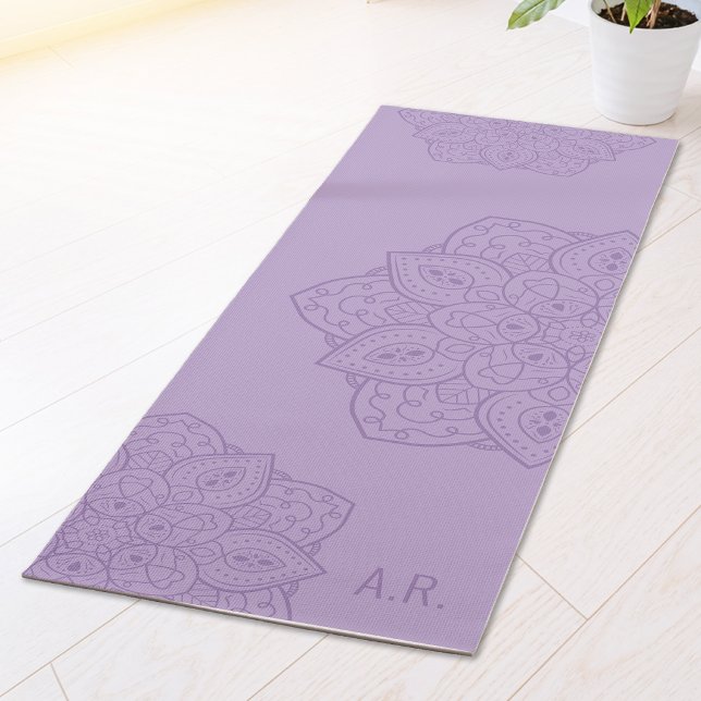 Lavender Purple Decorative Mandala With Initials Yogamatte (Von Creator hochgeladen)