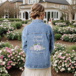 Lavender Rose Rustic Boho Bridesmaid Hochzeitsgesc Jeansjacke<br><div class="desc">Diese Denim-Jacke ist als Dankeschön für die Brautjungfrauen auf Ihrer Hochzeit konzipiert. Es zeichnet sich durch ein hübsches, handgemaltes Aquarelldesign aus, das mit einer Reihe von Rose und Blüten in Lavendeltönen, Lilien und staubigen lila Farbtönen, Eukalyptus-Blätter, Gartengrün und einem weißen Satin-Bogen aufwartet. Der Titel liest "Bridesmaid" in eleganten Schriftzeichen, und...</div>