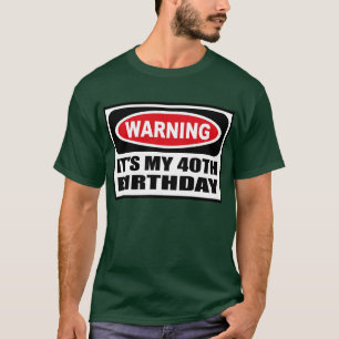 L'avertissement de LUI est le T-shirt foncé des