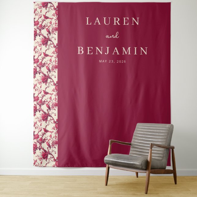 Lavish Crimson Blooms Wedding Wandteppich (Beispiel)