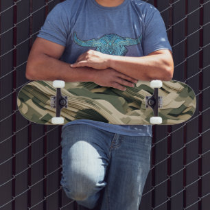 Layerte Formen in Tarnfarben Skateboard