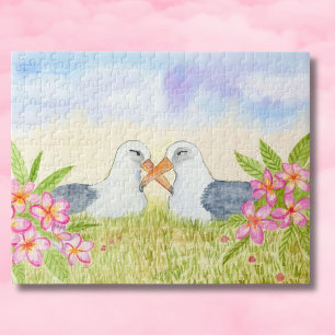 Laysan-Albatros mit rosa Plumeria