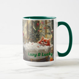 Lazy und glücklicher roter Cat in Luxusbath Tasse