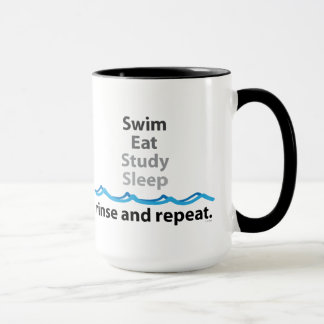 Le bain mangent la tasse de sommeil d'étude