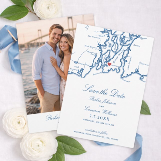 Le Bohlin Save the Date avec Photo du port de Newp (The Bohlin Save the Date with Photo – Newport Harbor Wedding Map Card by Coastal Map Designs)