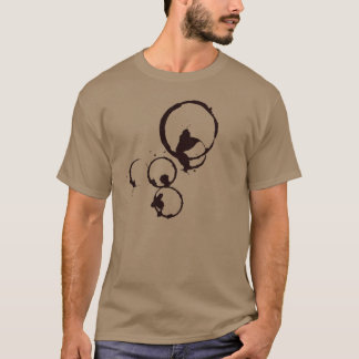 Le café de Pixelated souille le T-shirt d'hommes