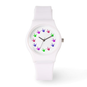 Le cercle de l'amour remet des montres de langue