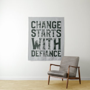 Le changement commence avec la tapisserie de la dé