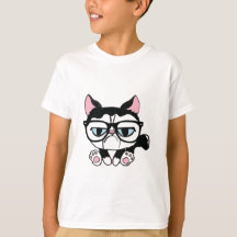 Le chat grincheux badine le T-shirt