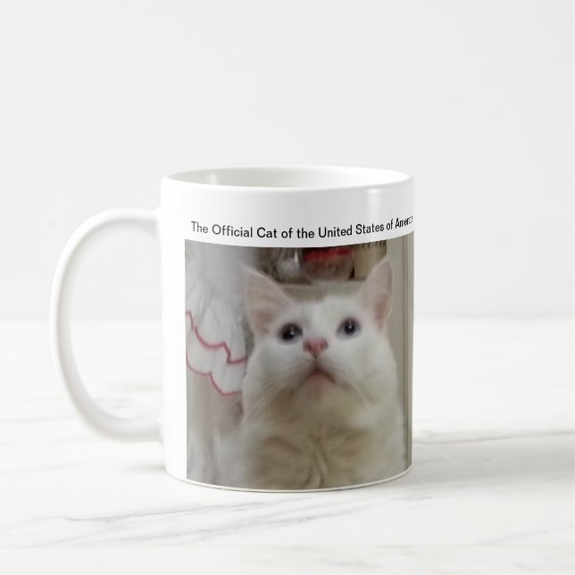 Le chat officiel de la tasse des Etats-Unis (Gauche)