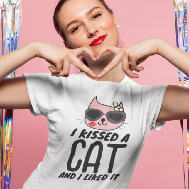 LE CHAT T-SHIRTS DE LA JOURNÉE DE VALENTINE, A EMB (Créateur téléchargé)