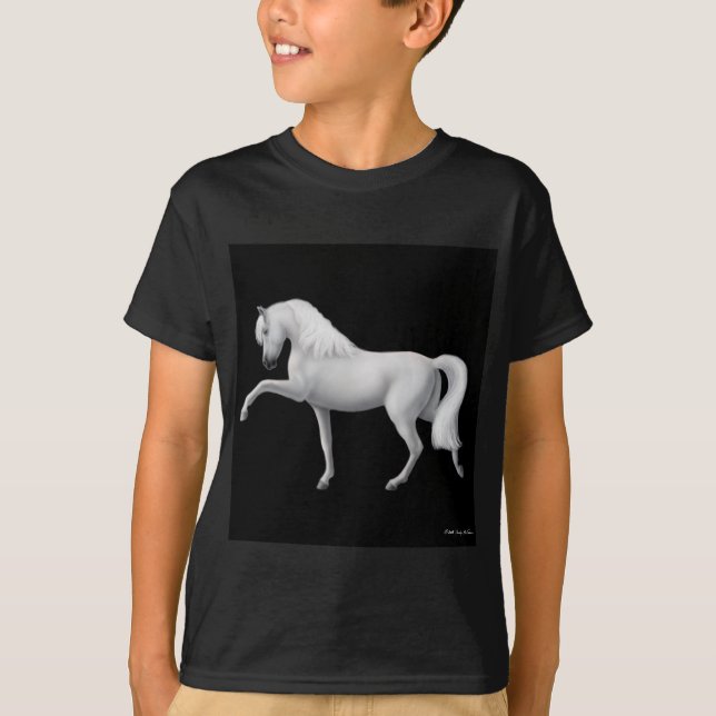 Le cheval andalou blanc badine le T-shirt foncé (Devant)