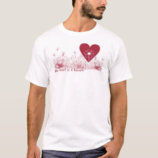 Le Coeur est un T-shirt Fleur sauvage en fleurs