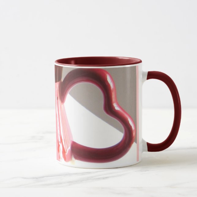 Le coeur manipule le café et la tasse de thé (Droite)