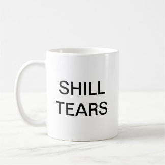 Le compère déchire la tasse avec le manteau de