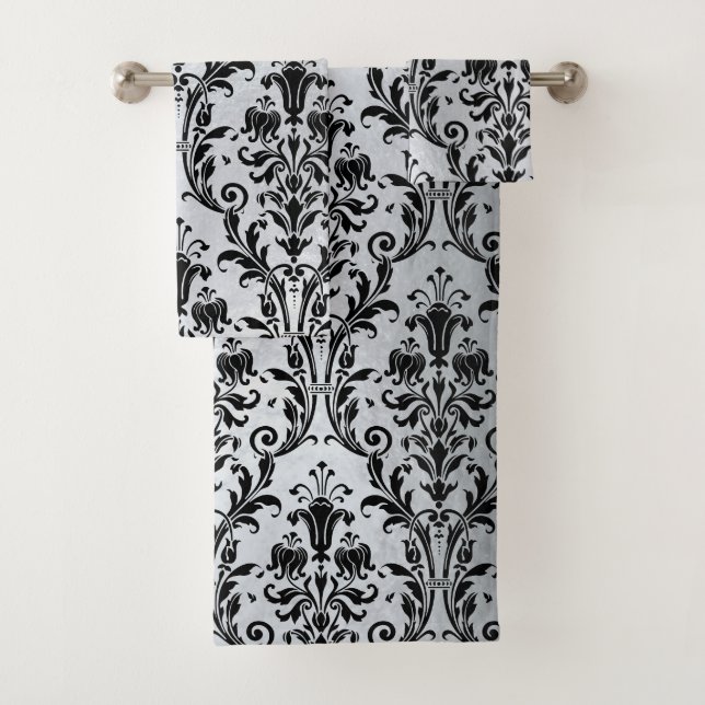 Le Damas Floral Noir Sur L'Argent (En situation)