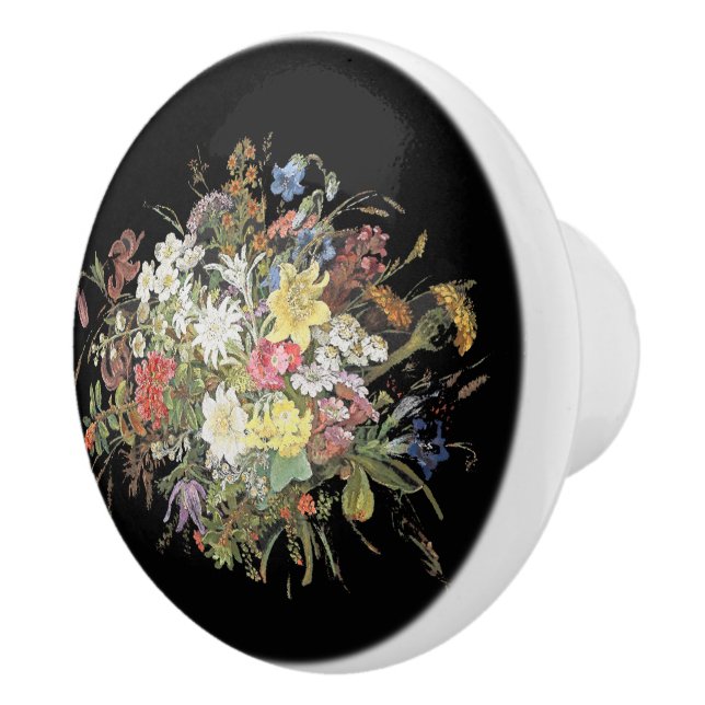 Le fleur sauvage alpin fleurit le bouton (Droite)