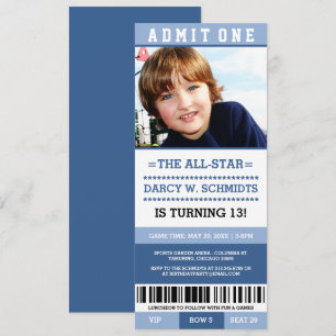 Le garçon bleu folâtre des invitations de fête