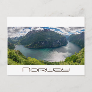 Le Geirangerfjord en carte postale blanche panoram