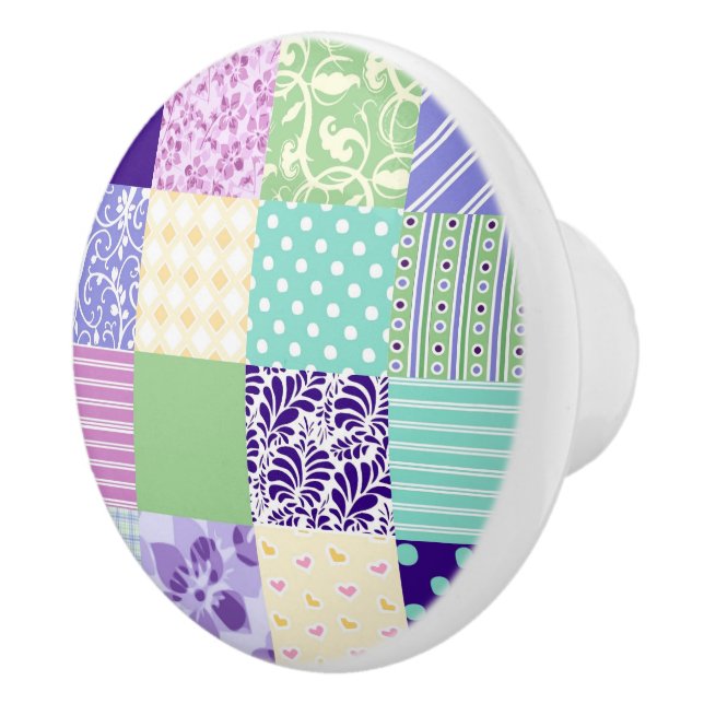 Le joli édredon de patchwork a inspiré la poignée (Droite)