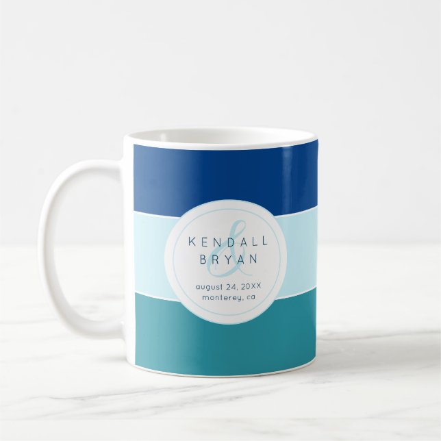 Le jour du mariage des bleus, le café Mug (Gauche)