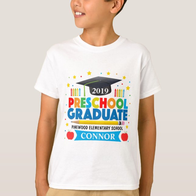 Le jour passé du garçon du T-shirt de diplômé (Devant)