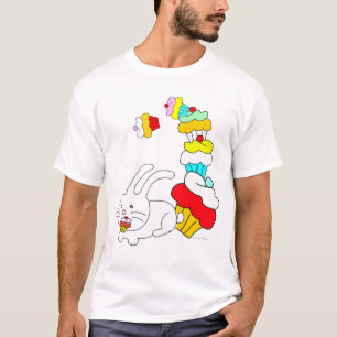Le lapin mange le T-shirt de blanc de petit gâteau