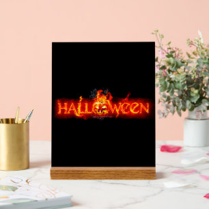 Le lettrage massif enflammé d'Halloween de Slipper