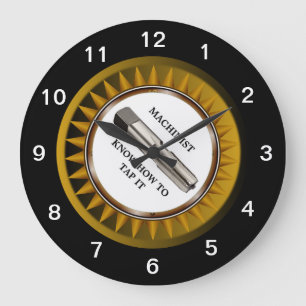Le machiniste savent le taper horloge murale