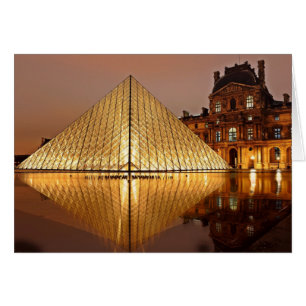 Le Musée du Louvre de Nuit, Paris, France