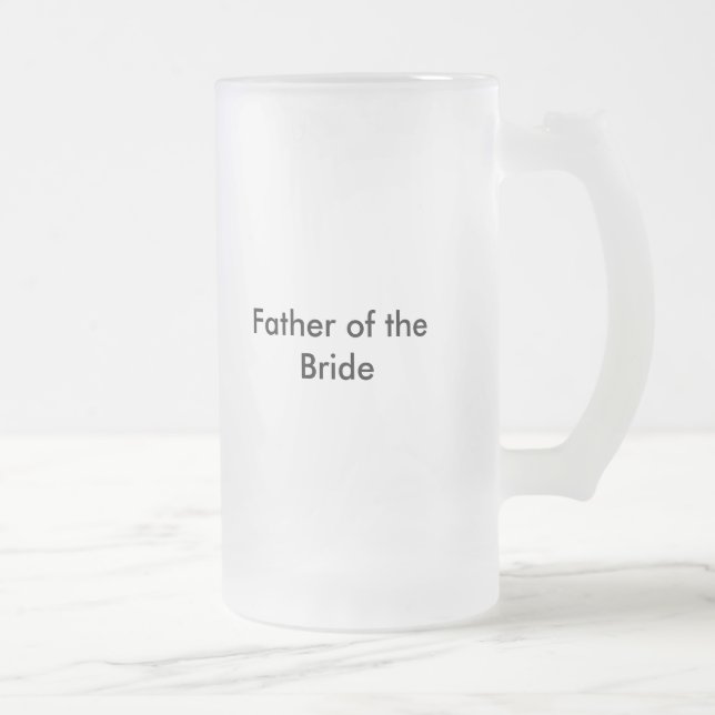 Le père du stein de jeune mariée a givré la tasse (Droit)