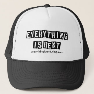 Le pochoir marque avec des lettres le casquette