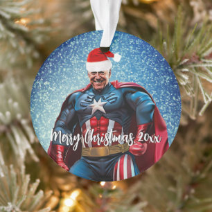 Le président Joe Biden et Santa Hat